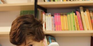 Hulajnoga czy rolki na początek: wybór dla dziecka