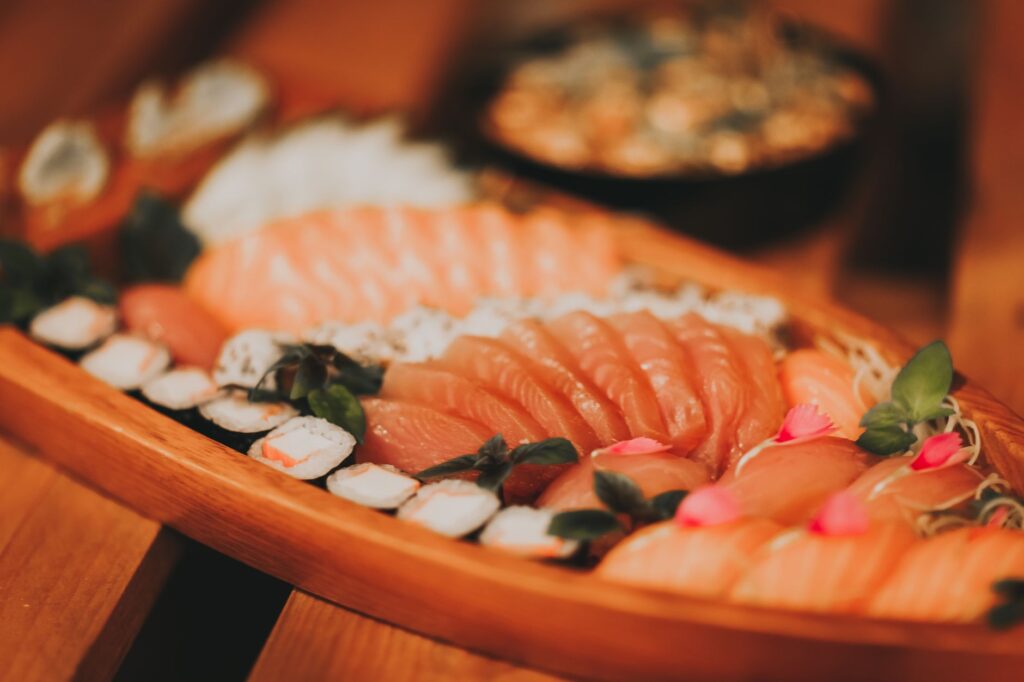 Hamachi w sushi i sashimi: czym różni się seriola od tuńczyka i łososia?